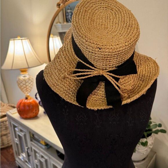 Charming Straw Hat with Black Ribbon - Picture 1 of 3